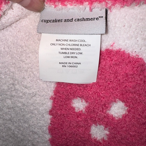 NEW! CUPCAKES & CASHMERE Hot Pink Ghosts Reversible Oversized Throw Blanket NWT! - Picture 9 of 16